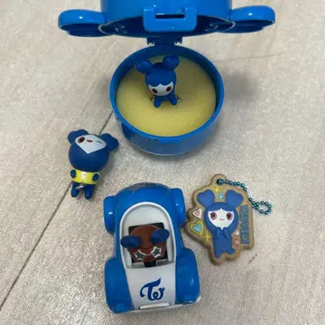 TWICE 쯔위 가챠 키링