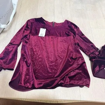 와인 레드 상의