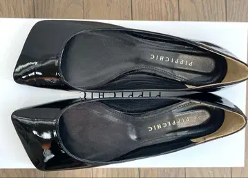 [미사용 새상품] PIPPICHIC 블랙 플랫슈즈 22.5cm