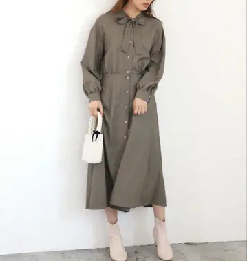 NICE CLAUP 체크 무늬 리본 포함 긴팔 원피스