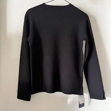 미사용 새상품 사프리시테 심플 블랙 니트