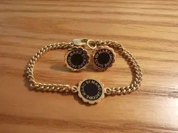 MARC BY MARC JACOBS 골드 귀걸이와 팔찌 세트