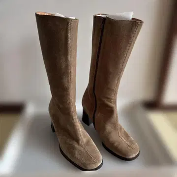 베이지 스웨이드 롱 부츠 중간 힐