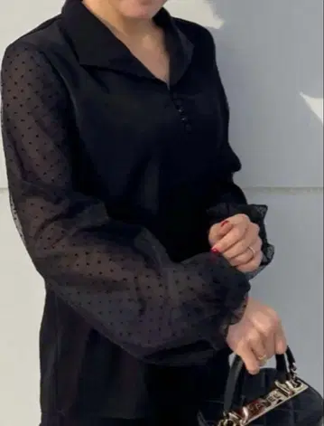 새상품 젠느 도트 튤 슬리브 블라우스