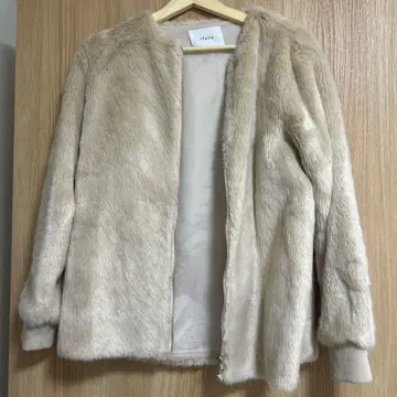 베이지 인조 모피 자켓
