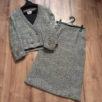 잉게보그 핑크하우스 트위드 수트 셋업 골드 버튼