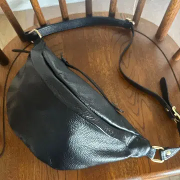 AULENTTI 오우렌티 숄더백 바디백 블랙