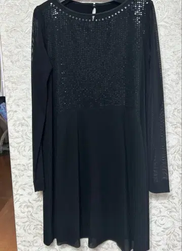 히로코코시노 블랙 원피스