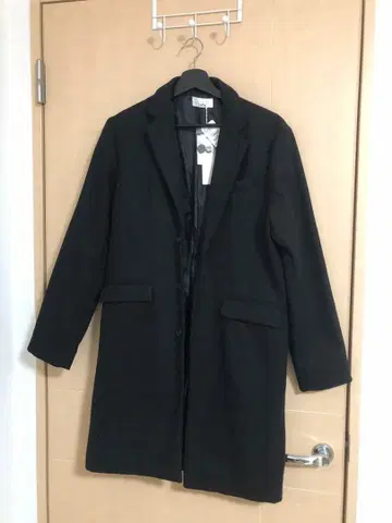 [ Lui's ] 블랙 체스터 코트 [ 미사용 새상품 ]