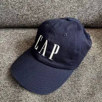 byea. 'CAP' cap 캡 네이비