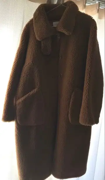 PELLESSIMO 보아 코트