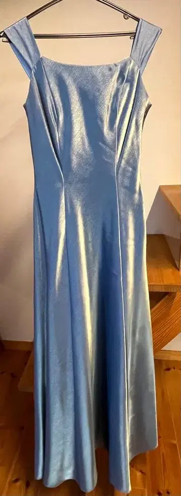 GENEVIEVE 라이트 블루 맥시 드레스 사이즈 9