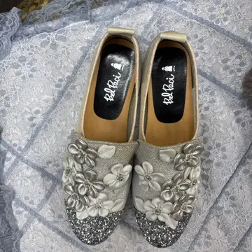 벨 파치 실버 플라워 슬립온