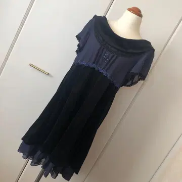 새상품 엑시즈팜 레트로 컬러 배색 드레스