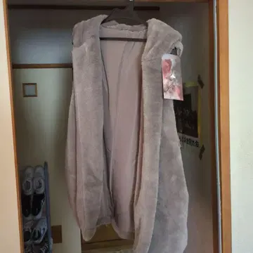 아시조코 후드 부착 베이지 베스트