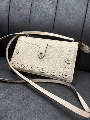 케이트 스페이드 알레그라 래치몬트 애비뉴 스터디드