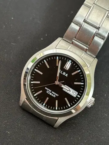 새상품급 세이코 알바 남성용 쿼츠 블랙 다이얼 작동 중