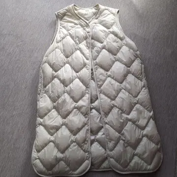 유니클로 울트라 라이트 다운 다운 베스트 S 아이보리