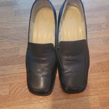 REGAL 리 블랙 로퍼 중간 힐