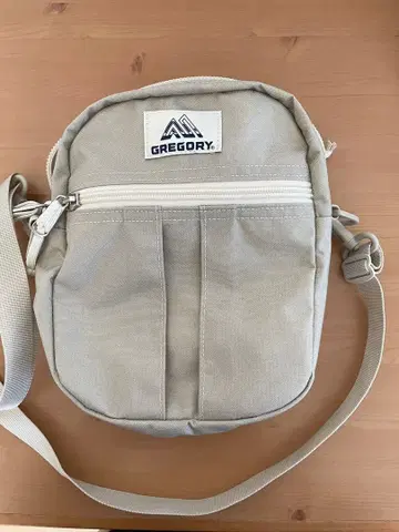 GREGORY 베이지 숄더백 퀵 포켓