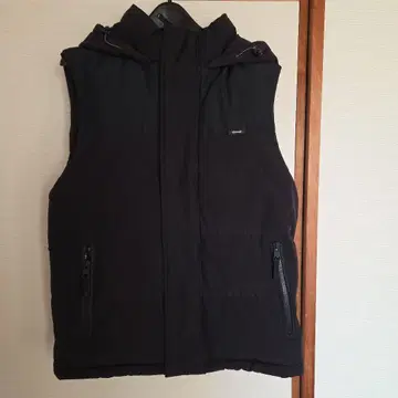 ZARA 후드 부착 블랙 다운 베스트