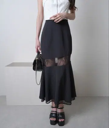 이너 숏 팬츠 포함 레이스 절개 머메이드 스커트