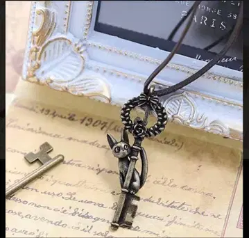 [완판템] 마녀 배달부 키키 지지 앤티크 키 목걸이