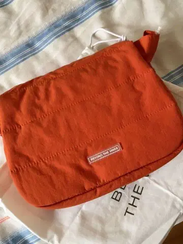 BEYOND THE WINE 숄더백 오렌지