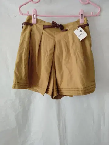 베이지 플리츠 숏팬츠 큐롯