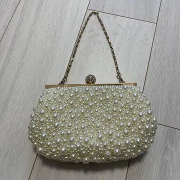 바나나레트 펄 장식 파티 백 화이트 계열