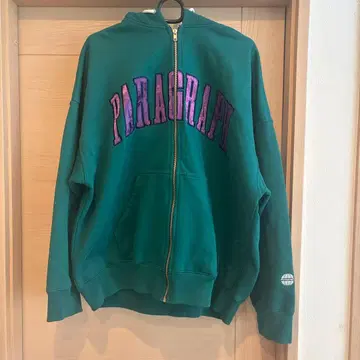 Paragraph P08 그린 후드 부착 후드티