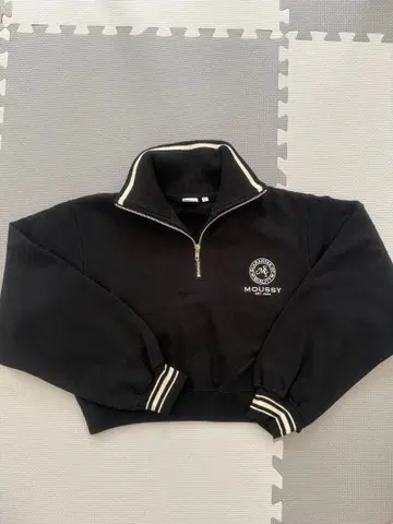 MOUUSY 블랙 하프 지퍼 트레이닝복
