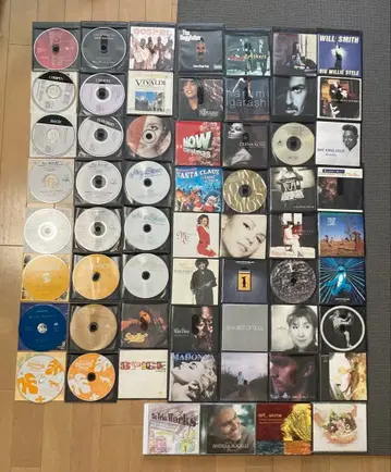 다양한 장르를 즐길 수 있는 CD 묶음 판매 60개 세트