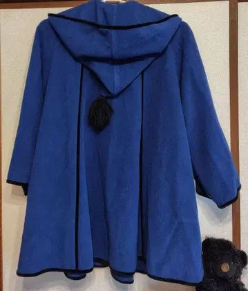 칼 라거펠트 폼폼 후드 코트