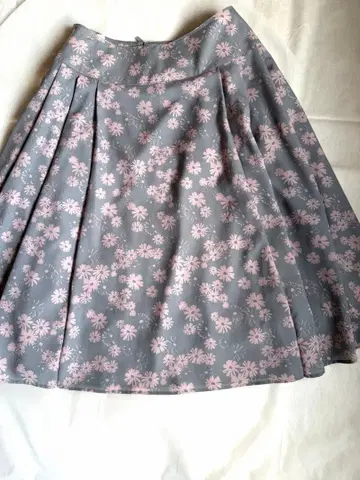 Rene 꽃무늬 플레어 스커트 사이즈 36