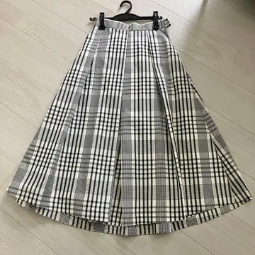 미사용 새상품 PLST 플라스테 플레어 어택 스커트 체크 무늬 S 사이즈