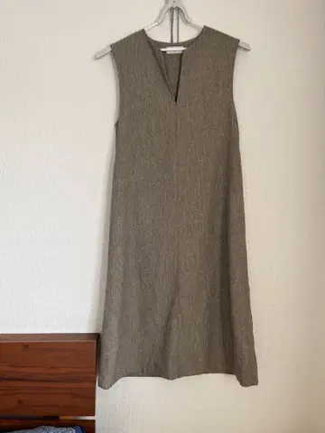 브라운 슬리브리스 원피스