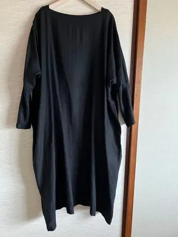 주말 가격 인하 네스트로브 블랙 오버 사이즈 7부 소매 롱 원피스