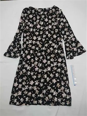 타미힐피거 꽃무늬 플레어 슬리브 원피스 블랙 계열 M 사이즈