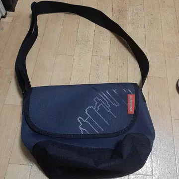 mountainhardwear 네이비 숄더백