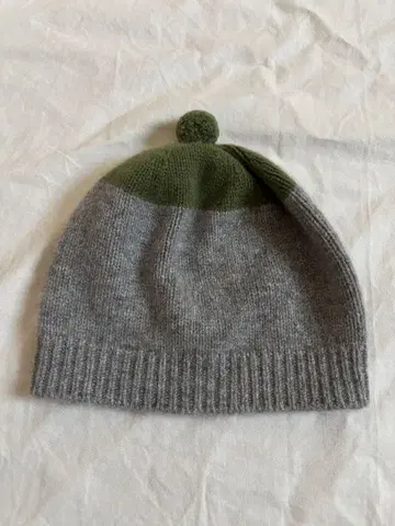 올드맨즈테일러 R&D.M CO-바이컬러 니트 모자