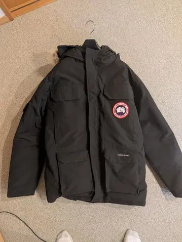 블랙 다운 자켓