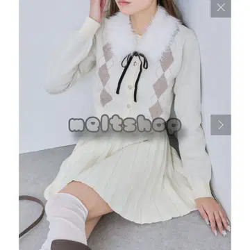 올리브 데 올리브 퍼 티펫 포함 아가일 니트 셋업