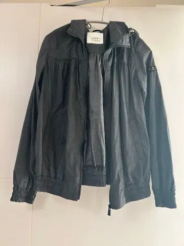 타트라스 후드 부착 윈드브레이커 후드티 그레이