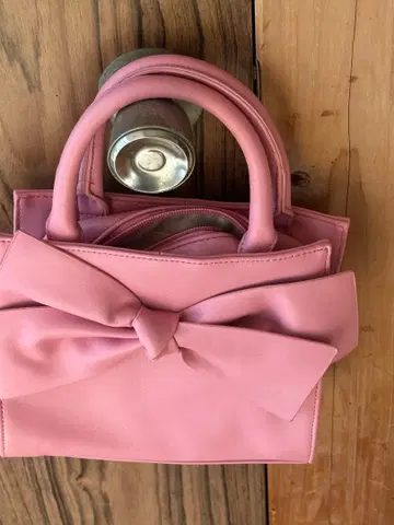 핑크 리본 핸드백