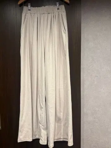 에크루 롱 레그 효과 발군 와이드 팬츠