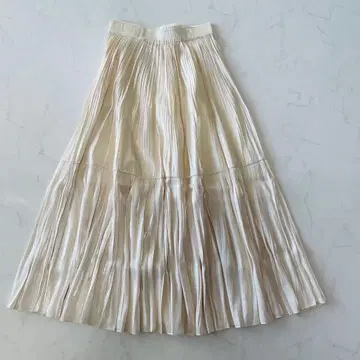 ROPE 로페 광택 플리츠 스커트