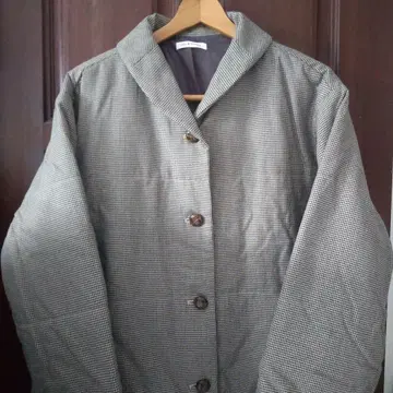 체크 무늬 벌룬 소매 체스터 코트