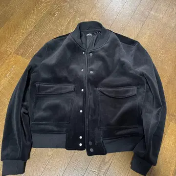 ZARA 블랙 자켓 us 사이즈 M 벨로아