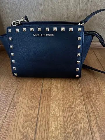 MICHAEL KORS 네이비 숄더백
